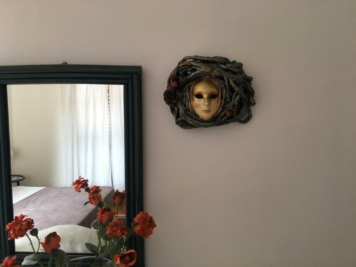 Casa Guglielmo Apartment เวียเรจโจ ภายนอก รูปภาพ