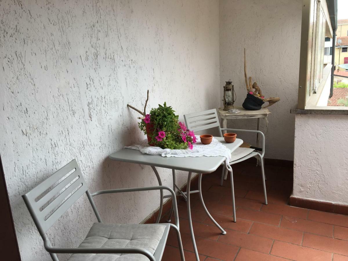 Casa Guglielmo Apartment เวียเรจโจ ภายนอก รูปภาพ