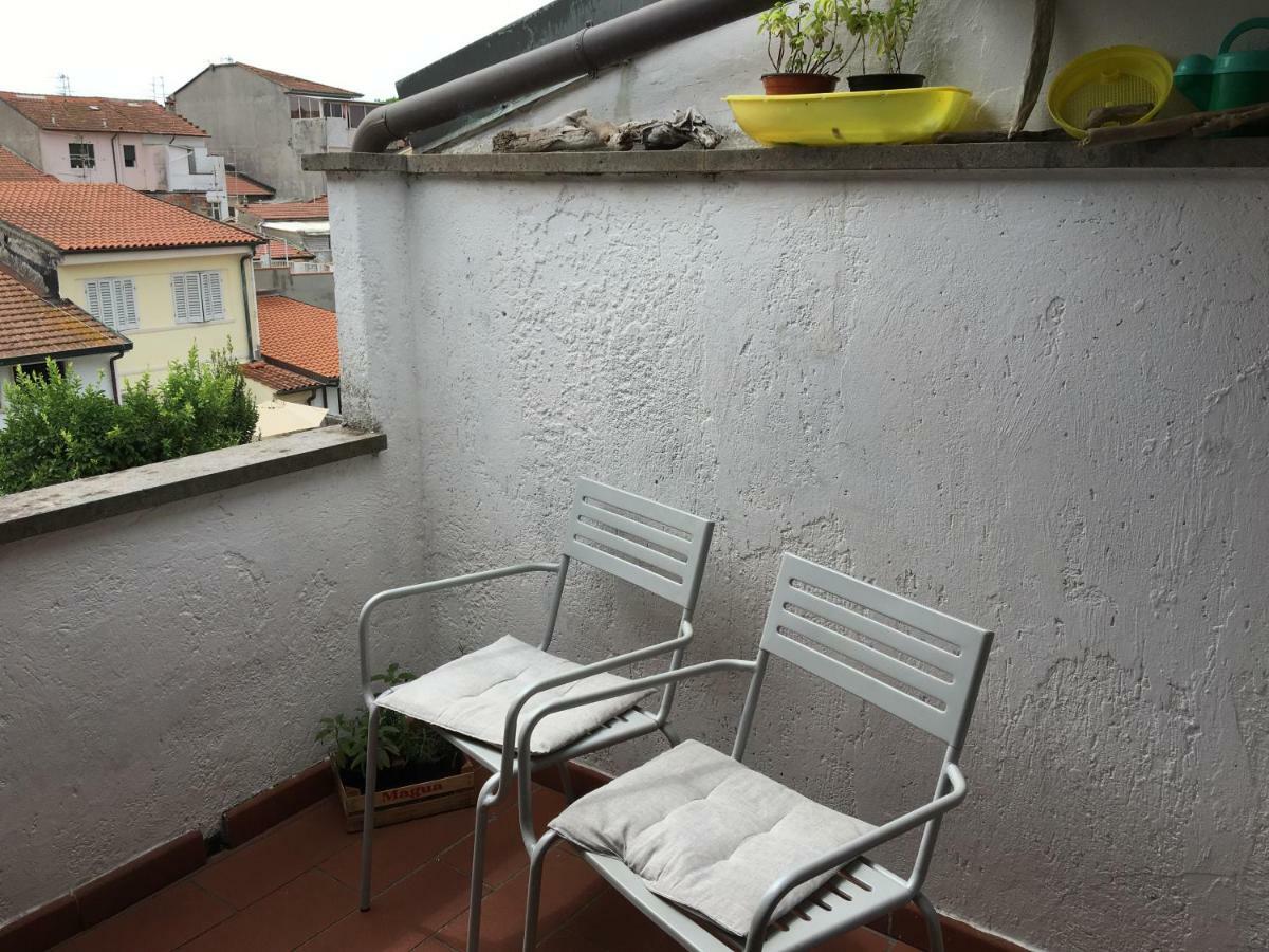 Casa Guglielmo Apartment เวียเรจโจ ภายนอก รูปภาพ